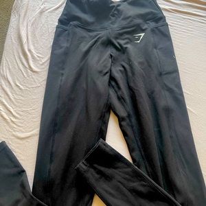 Gymshark Leggings with pockets! Size small